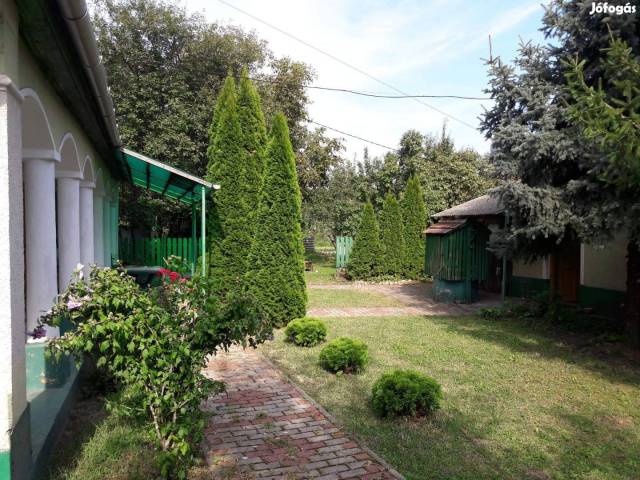 senyei paraszthaz 03.jpg